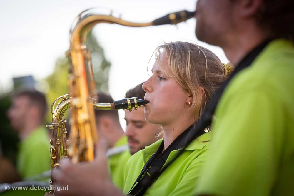Tenor Saxofonist van Blaaskapel Redelijk Onverantwoord bij het festival Blazen aan de Haven
